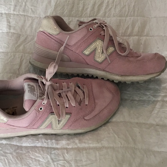 New Balance 574 - Picture 2 of 9